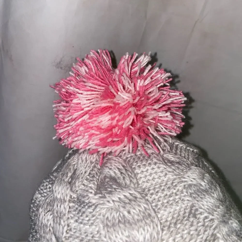 Girl's New Era Snug Cuffed Pom Knit Beanie New Without Tags